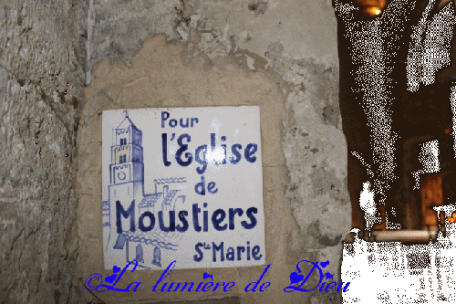 Moustiers Sainte Marie : L'église Notre-Dame de l'Assomption