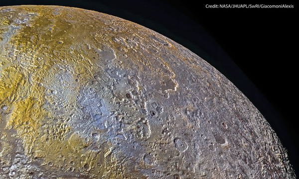 Traitement d'image Pluton par la sonde NEW HORIZONS" (NASA)