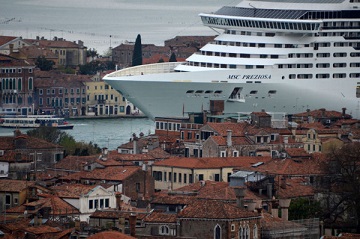 La croisière ne s'amuse plus beaucoup ... 