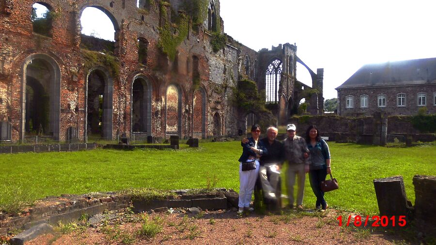 AVEC MES AMIES CHINOISES A L'ABBAYE AULNE