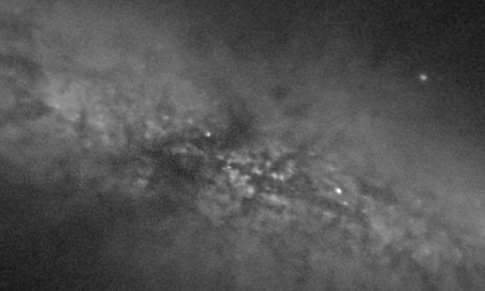 M82, Infrarouge et couleur, A la recherche des amas stellaires du coeur