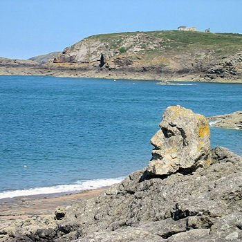 les immenses sculptures de l'abbé fouré étaient autrefois peintes comme les