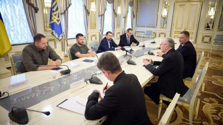 Rencontre à Kiev entre la délégation du Vatican et la délégation ukrainienne.