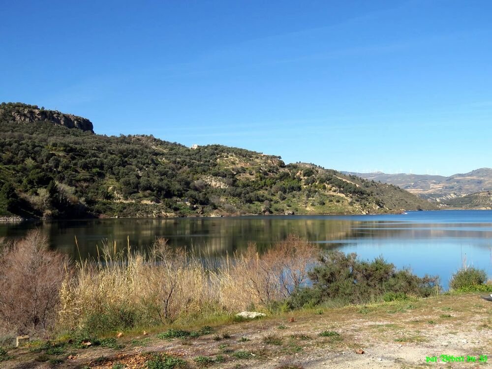 le lac de Beznar en Espagne