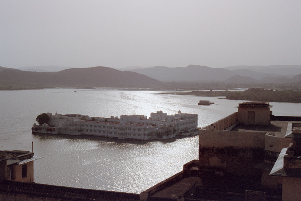 5 mars 1992 : Udaipur, au bord du lac Pichola