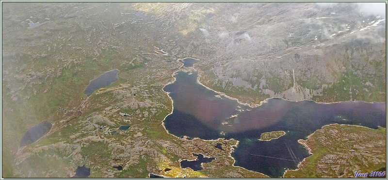 Départ de l'aéroport d'Oslo-Gardermoen pour Longyearbyen, via une escale technique à Tromsø (plein de carburant), en charter privé "Exploris" - Norvège