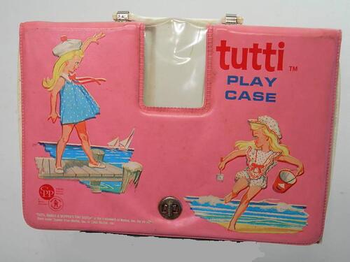 L a Barbie Tutti et sa valise