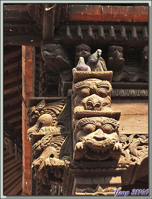 Blog de images-du-pays-des-ours : Images du Pays des Ours (et d'ailleurs ...), Temple Amar Narayan Mandir: détails des boiseries Newar - Tansen (Palpa) - Népal