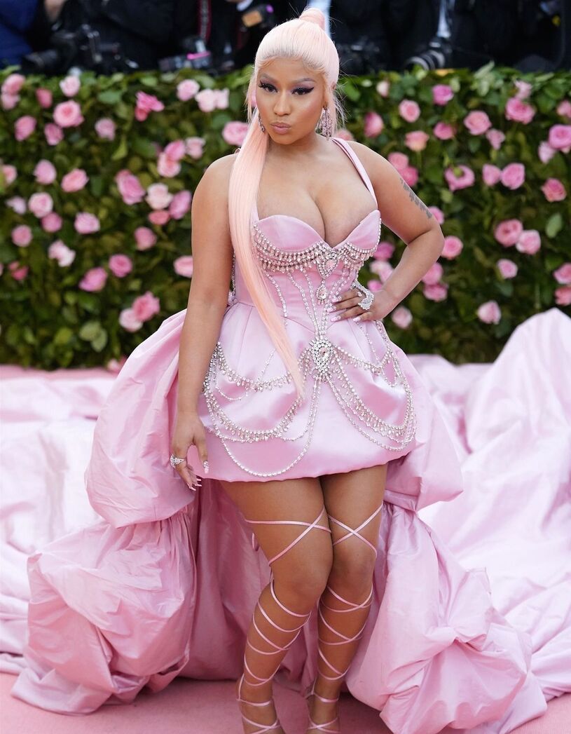 https://cdn-elle.ladmedia.fr/var/plain_site/storage/images/loisirs/musique/news/nicki-minaj-prend-sa-retraite-a-seulement-36-ans-3804083/90758692-1-fre-FR/Nicki-Minaj-prend-sa-retraite-a-seulement-36-ans.jpg