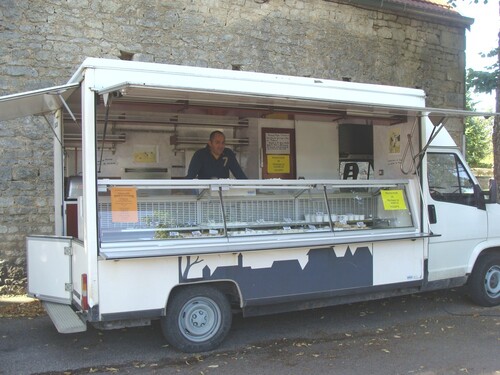 Le Marché Gourmand de Villaines en Duesmois..