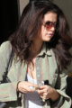 CANDIDS : Selena quittant un hôpital