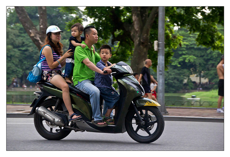 Plus de motos a Hanoi