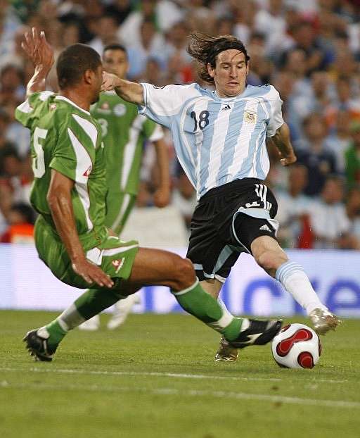 5.6.2007 au Camp Nou Barcelone EN-Argentine 3-4 Hosni remplaçant