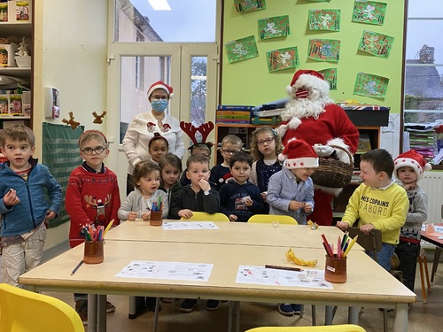 Le  Père Noel à l'école St Jean