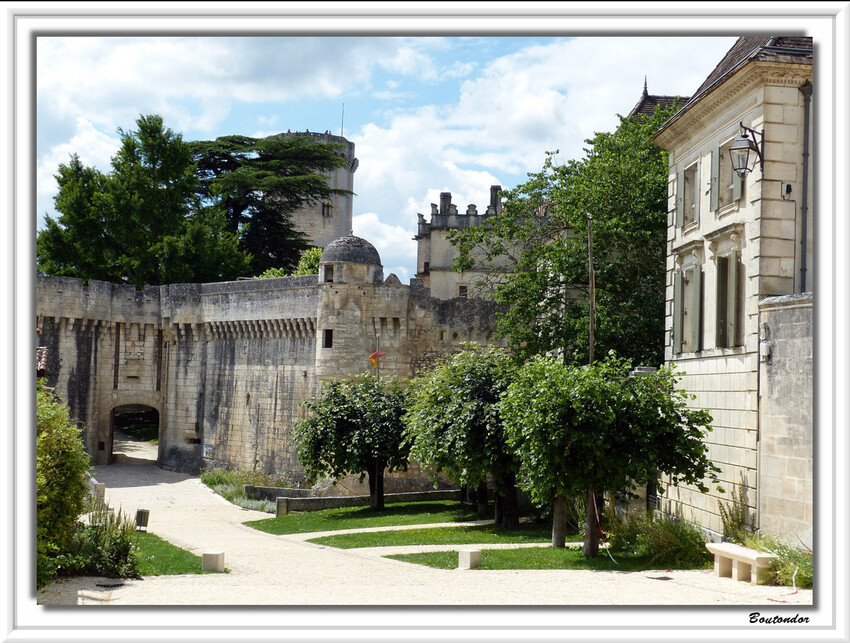 Bourdeilles le château