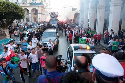 Samedi 03.05.2014 La parade du MCA dans les rues d\'Alger