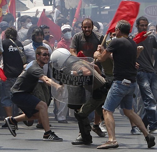 Kolesidis-manifestation-contre-l-austerite.jpg