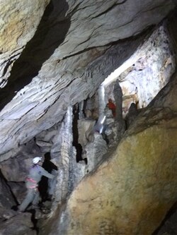 Spéléo: Grotte de la Clapade