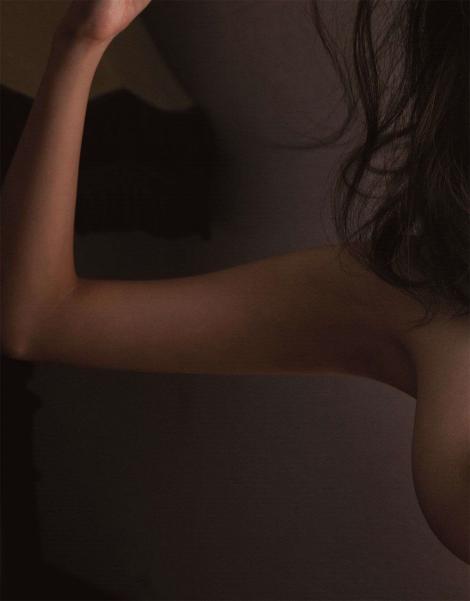 Photobooks : ( Rara Anzai : Nude Photobook 「Hello,Goodbye」 )