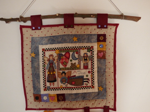 Broderie, patchwork et...panneau mural!