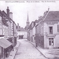 Place de la Liberté, hier et aujourd'hui - Sully-sur-Loire, mode d'emploi
