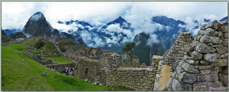 Vues brumeuses sur les ruines du Machu Picchu - Pérou