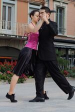 TANGO A ROANNE SUR LE PARVIS DU THEATRE