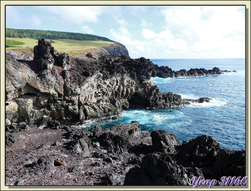 Coulées de lave - Vers Ana Kai Tangata - Rapa Nui (île de Pâques) - Chili