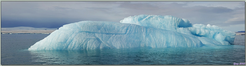 Entre iceberg et growler - Bethune Inlet - Entre Devon et Philpots Islands - Nunavut - Canada