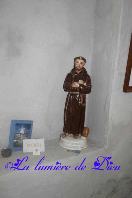 La Madone d'Utelle, le cloître de la chapelle