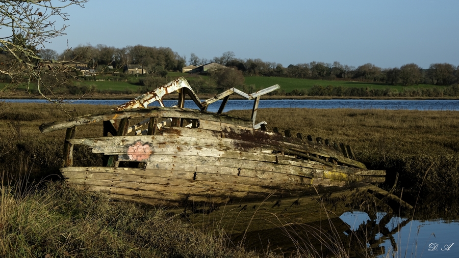 Là où finissent les bateaux : cimetière du Bono.