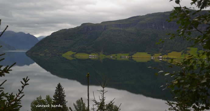 15 juillet. Le lac aux reflets .