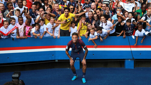 NEYMAR A PARIS SAINT GERMAIN