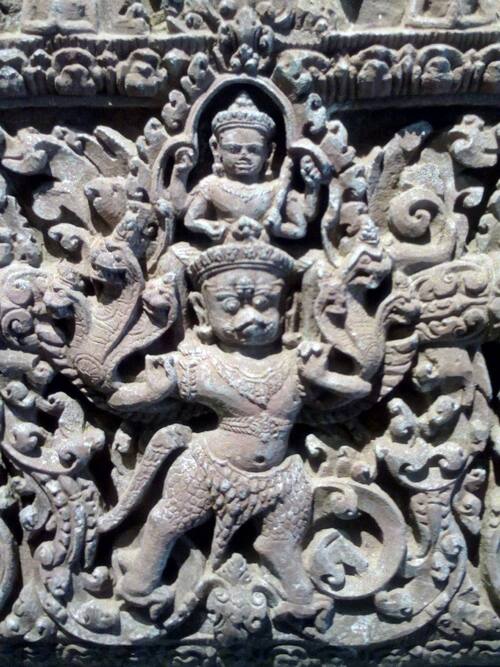 Vishnu monté sur Garuda