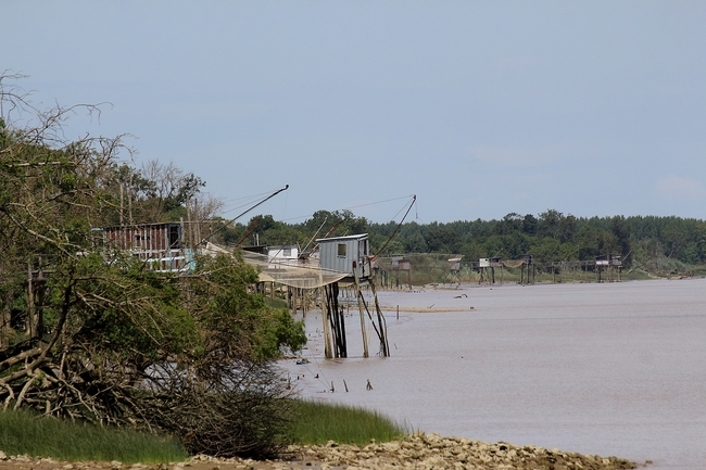 Des carrelets sur l'estuaire de la Gironde