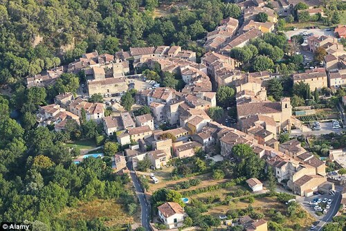 Découvrez Correns : le discret village dans lequel Angelina Jolie et Brad Pitt se sont mariés