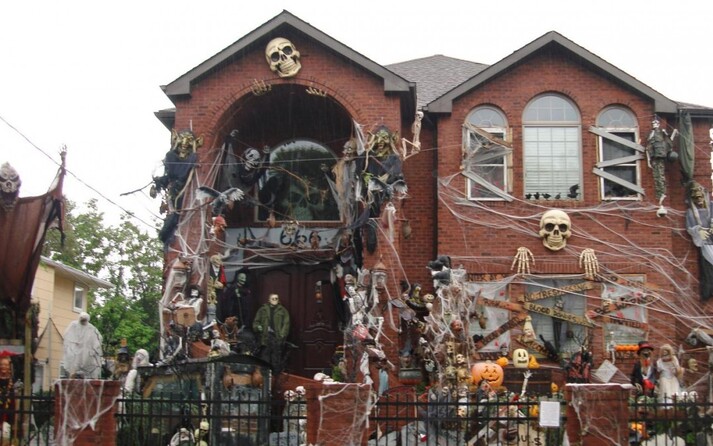 Résultat de recherche d'images pour "Decoration maison Halloween"