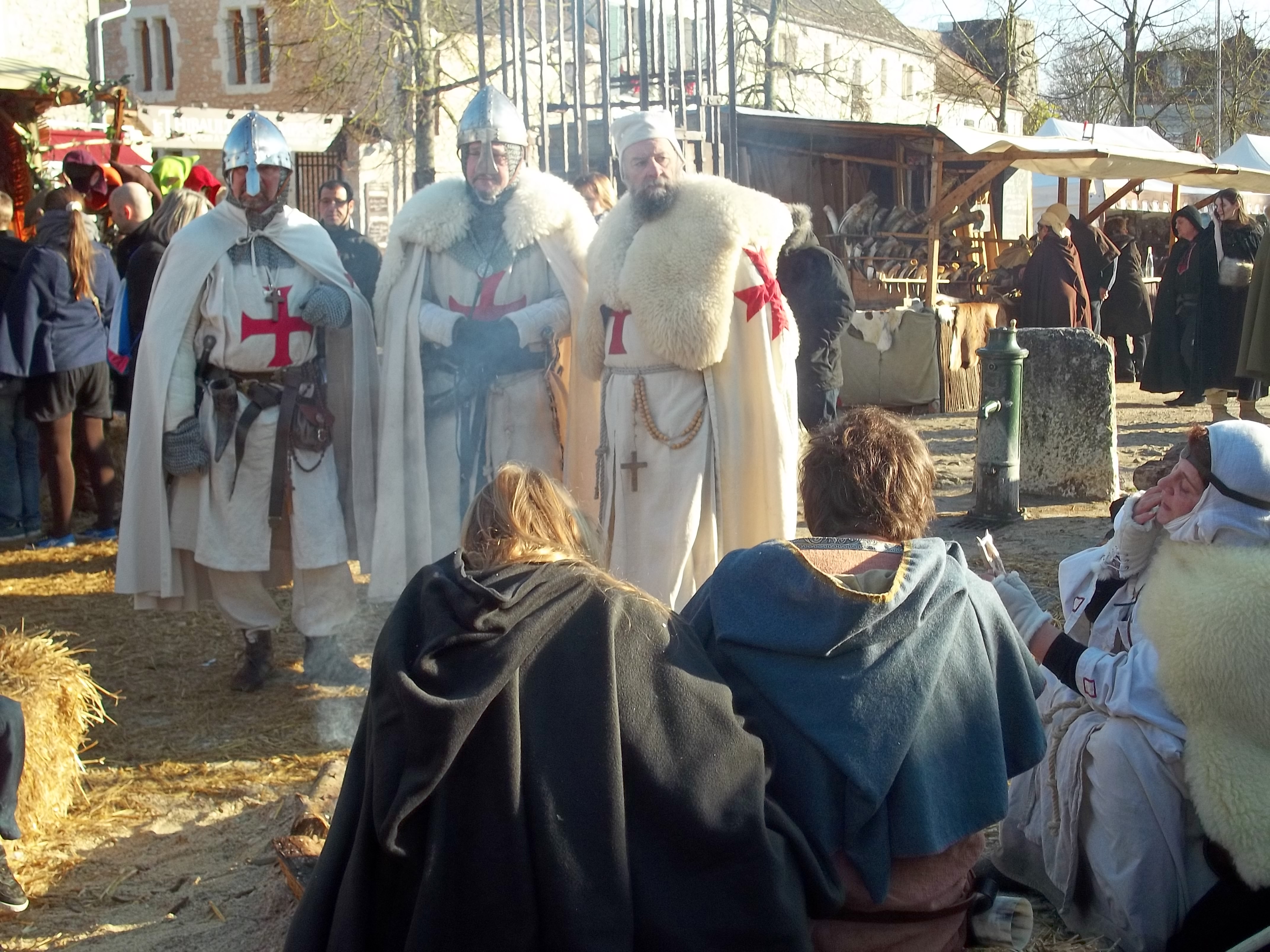 Marché de Noël Médiéval de Provins 2014 (les danses médiévales). - Plume de  Loup