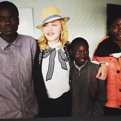 Après le Kenya, Madonna se rend au Malawi