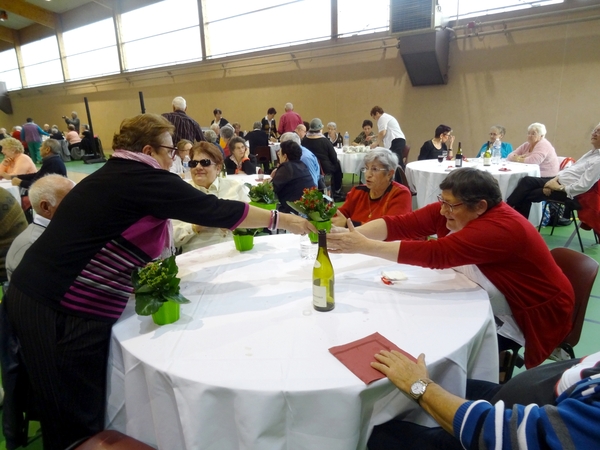 Le repas des Aînés a eu lieu dimanche 23 novembre 2014 salle Luc Schréder
