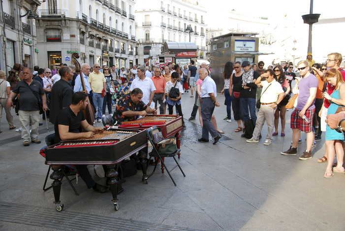 Castilla - Madrid - Joueurs de musique sur la plaza Puerta del Sol
