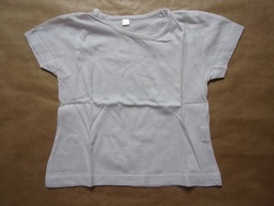 2 tee shirts en taille 4 ans