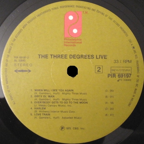 1975 : The Three Degrees : Album " The Three Degrees Live " Philadelphia International Records PZ 33840 [ US ]