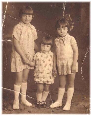03 - Trois petites filles ou petites soeurs