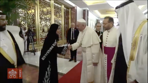 Arrivée à Abou Dhabi @ Vatican News