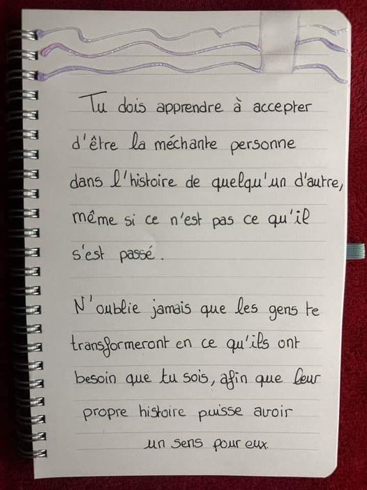 Peut être un dessin de ‎journal intime et ‎texte qui dit ’‎Tu dois apprendre à accepter d’ ’être la méchante personne dans l’histoire de quelqu’un حیدا d’aurre, même si ce n'est pas ce qu'il s'est passé. N' oublie jamais que les gens te ce qu’ils o마 transfor meront en besoin que tu sois afin que lour puisse avoir propre histoire มนก Sens pour elx.‎’‎‎