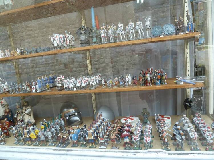  Vézelay et ses figurines des croisades