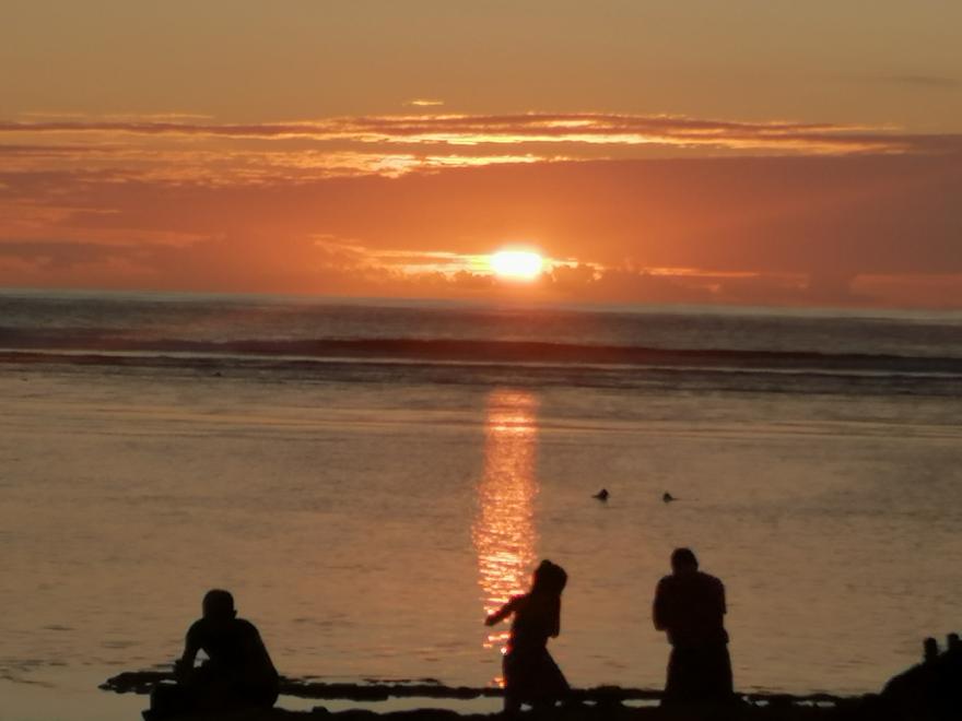 4/3/24 : COUCHER DE SOLEIL A LA PLAGE DE L'HERMITAGE - POESIE