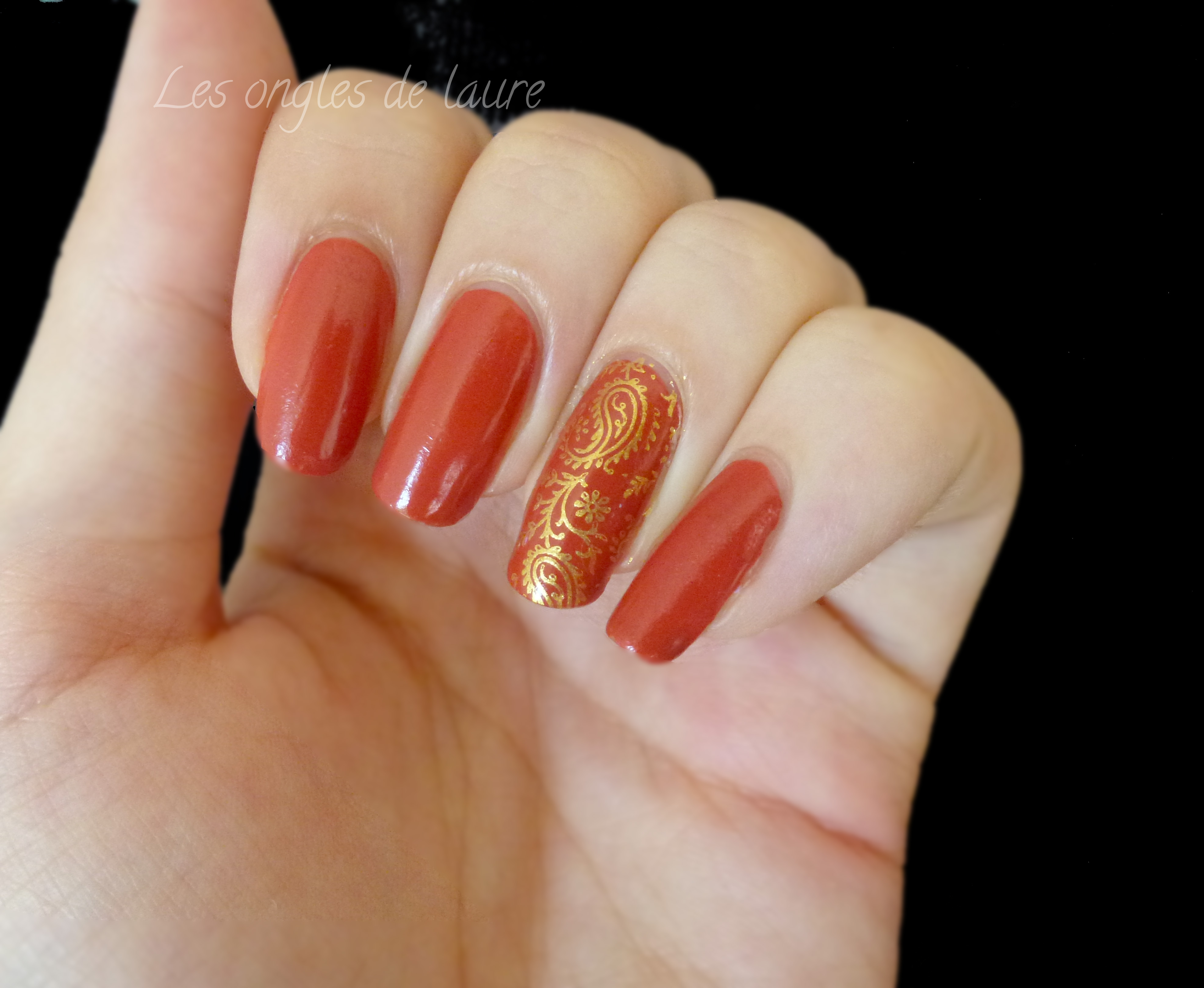 Gold inspiration et test d'une encre à lèvres - Les ongles de Laure - Blog  Nail Art