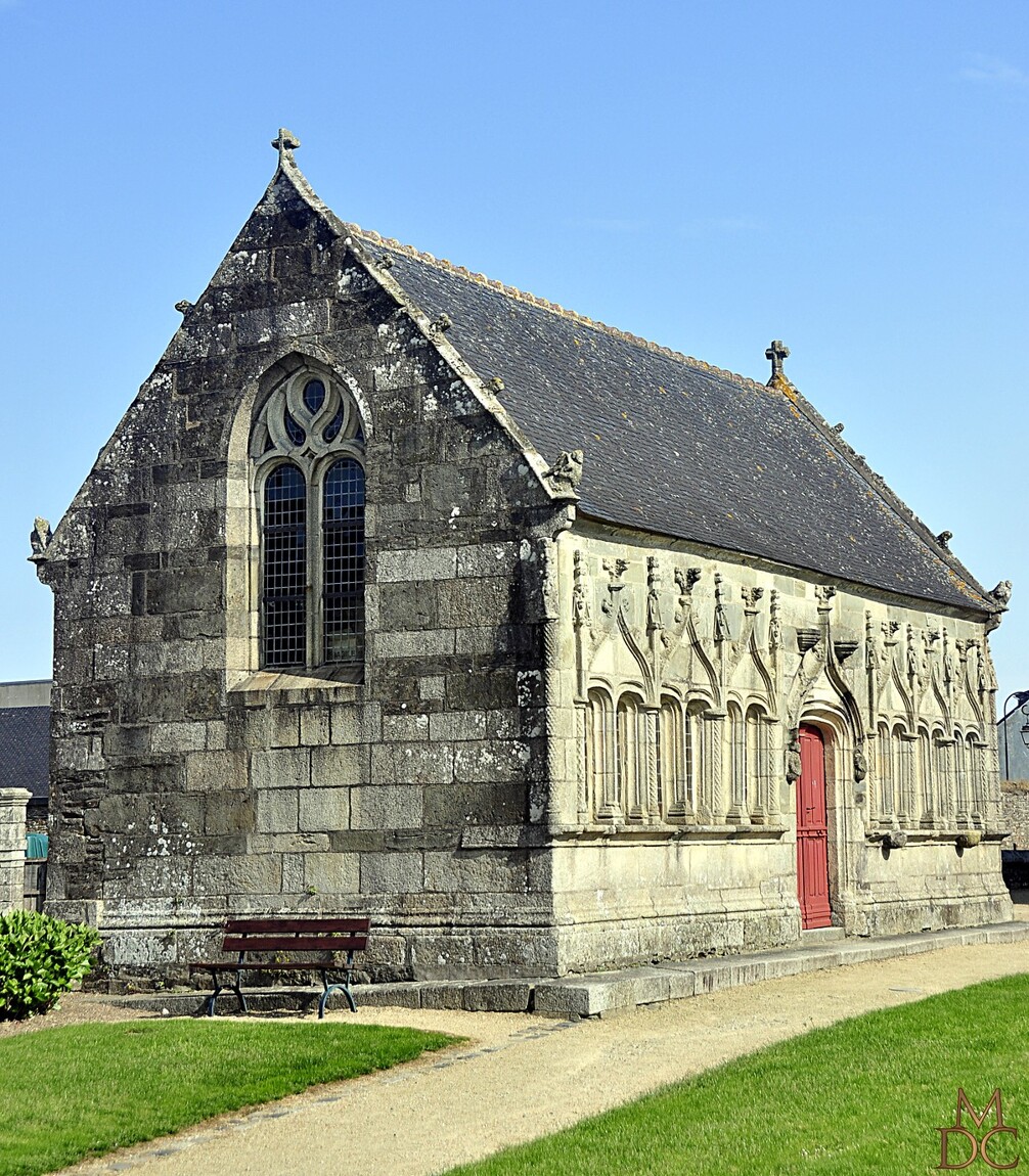 PLEYBEN : enclos paroissial (calvaire)